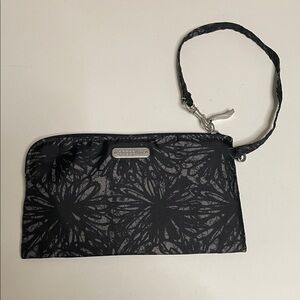 Baggallini RIFD Wristlet in Onyx Floral